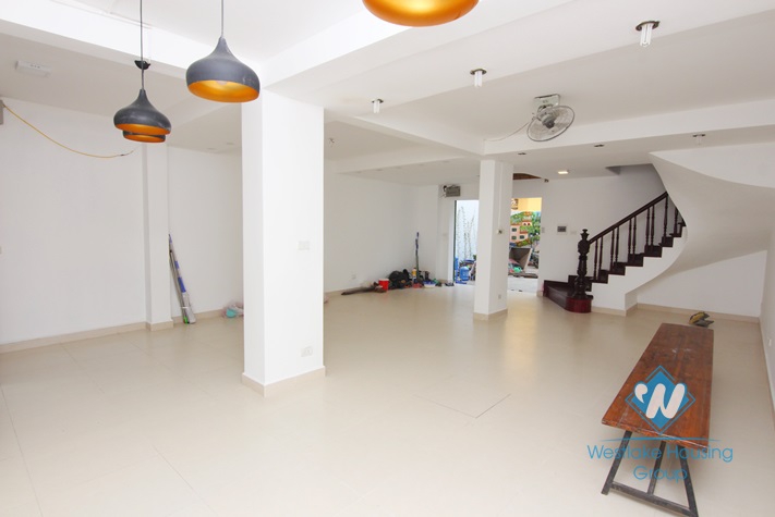 Office or restaurants for rent in Tay ho, Ha noi